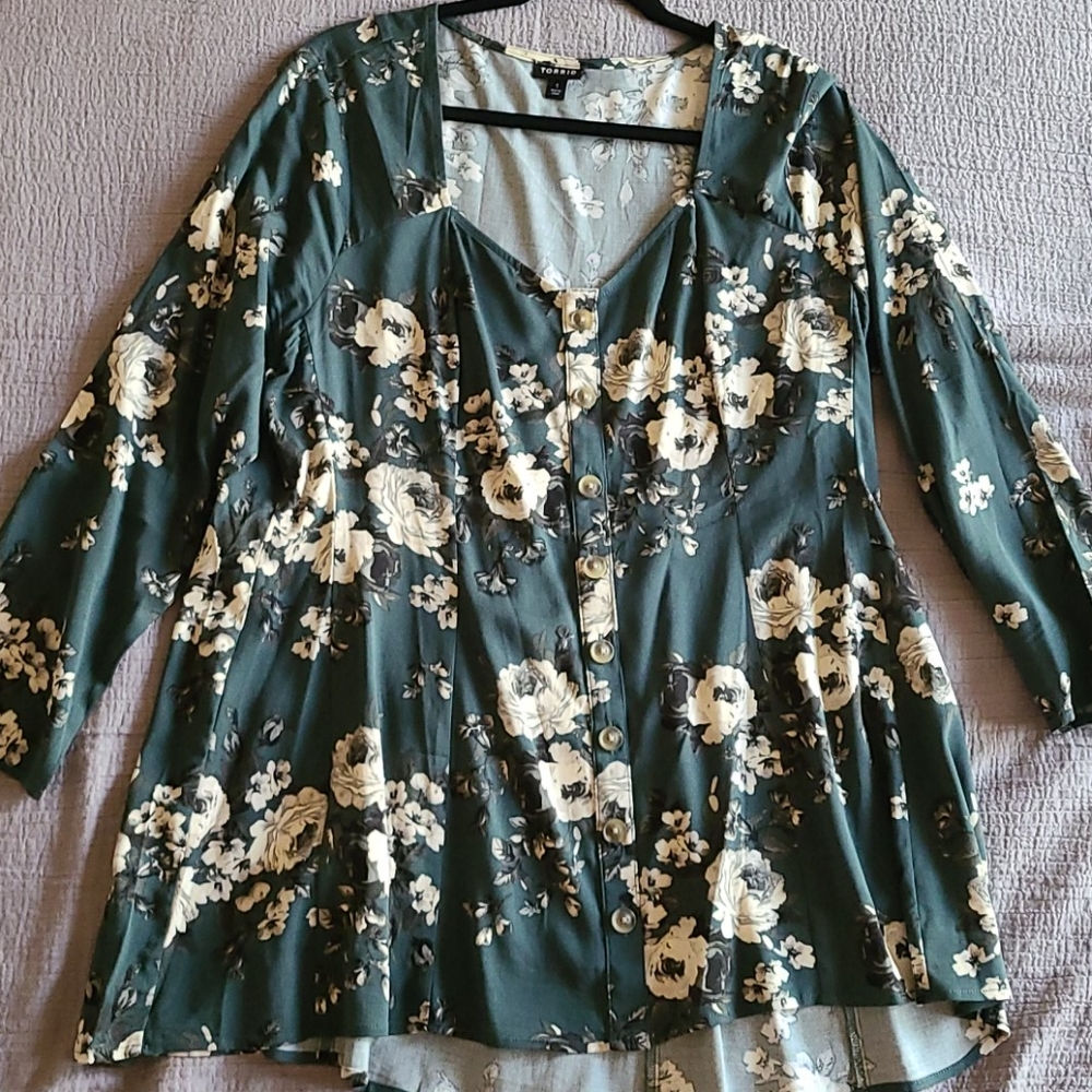 Torrid Long Sleeve Blouse